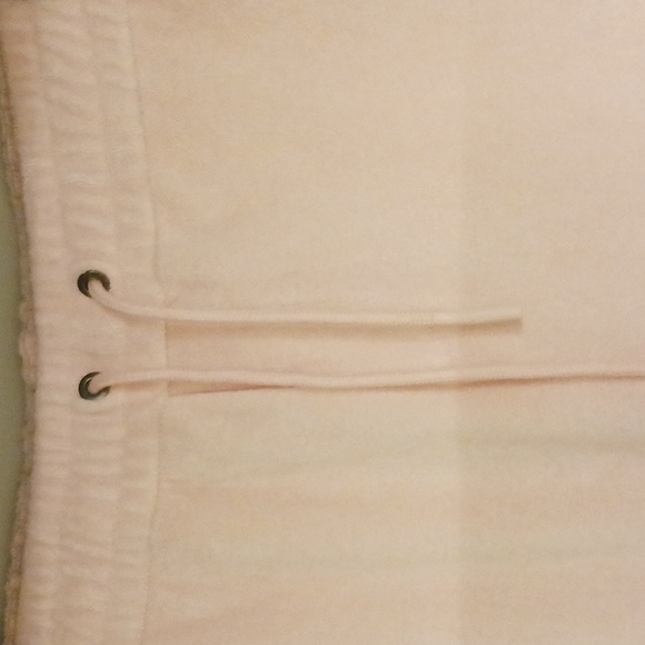 PAM & GELA - Picture 2 of 5